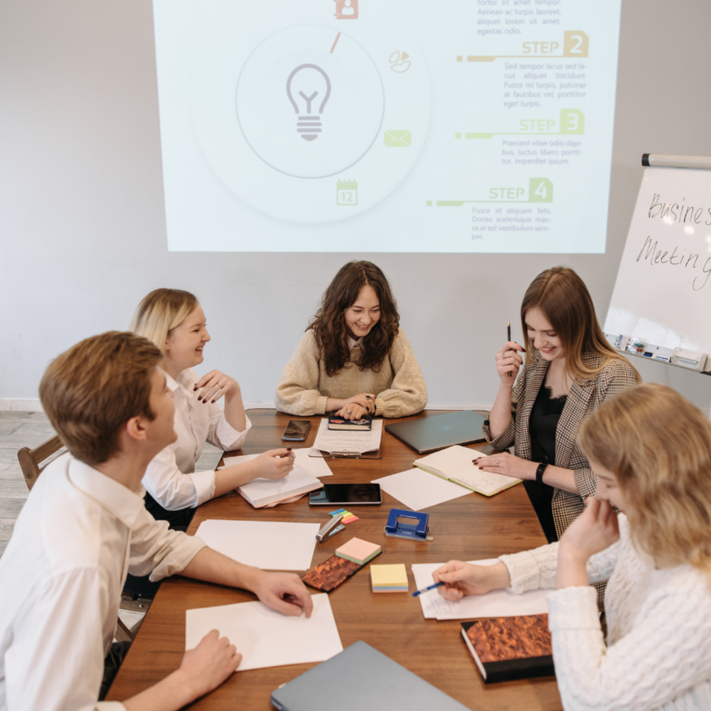 Réunion de travail entre entrepreneurs